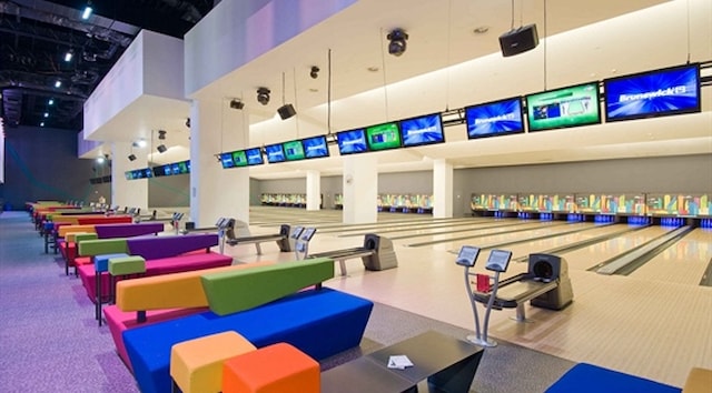 Sky BOWLING within Arena centre, Zagreb